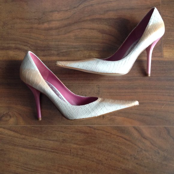 BCBG Snake Print Stiletto Heels Pumps Pointy Box - Picture 1 of 5